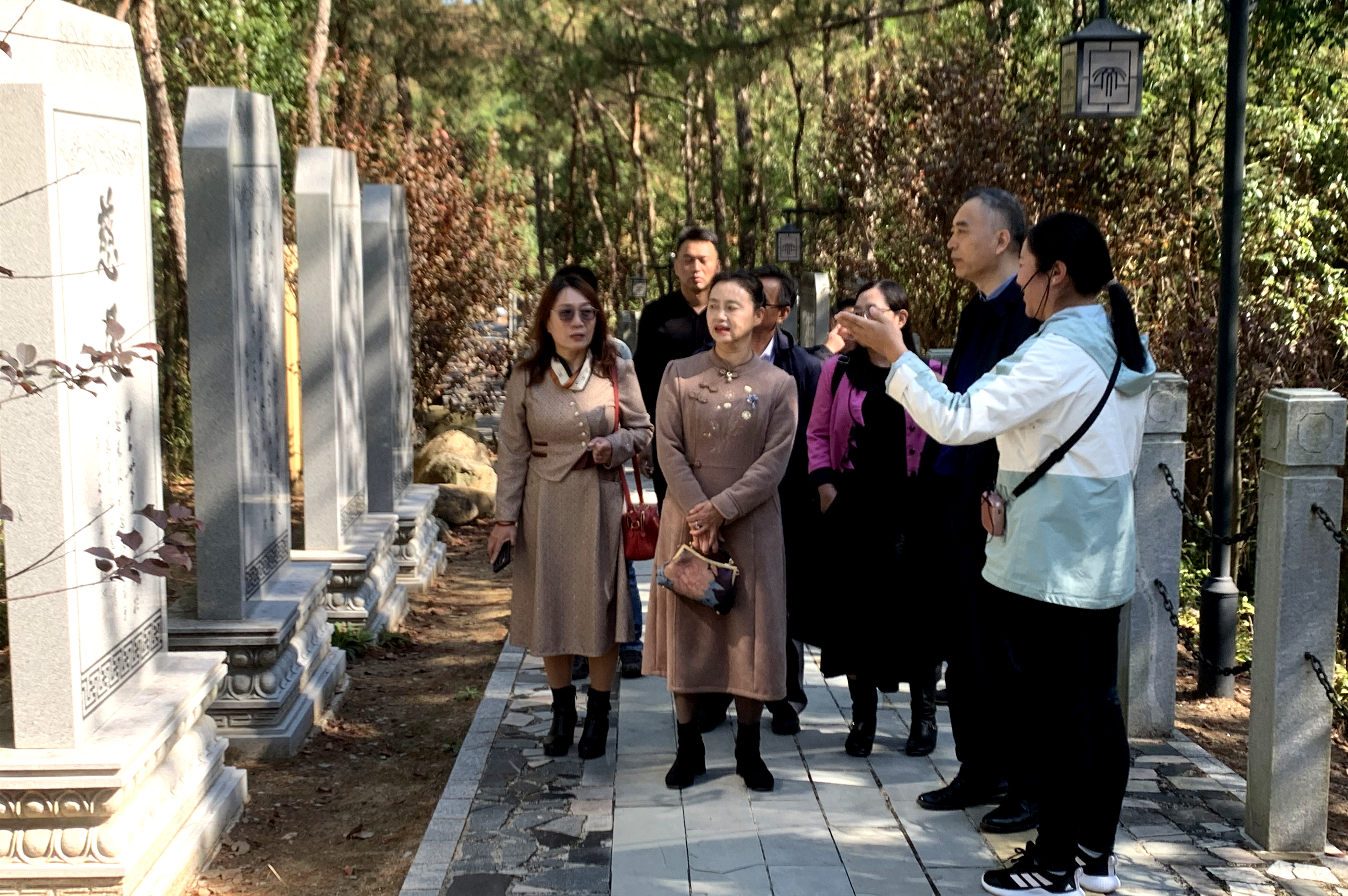 1111三亚民进来宜学习考察2_副本.jpg